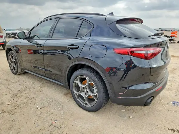 ZASPAJAN3N7D48005 2022 ALFA ROMEO STELVIO - Image 2