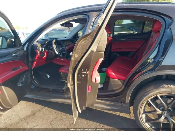 ZASPAJAN4K7C70488 2019 ALFA ROMEO STELVIO - Image 8