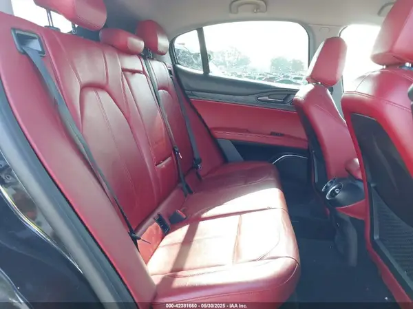ZASPAJAN4K7C70636 2019 ALFA ROMEO STELVIO - Image 8