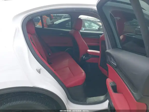 ZASPAJAN4L7C74817 2020 ALFA ROMEO STELVIO - Image 8