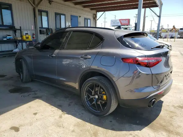 ZASPAJAN4L7C88135 2020 ALFA ROMEO STELVIO - Image 2
