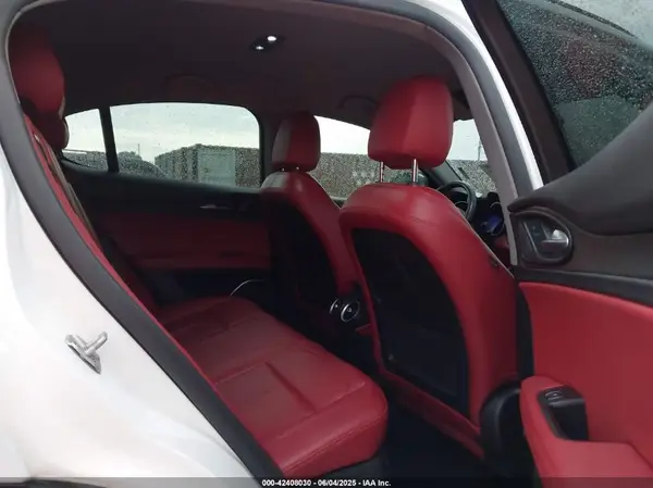 ZASPAJAN4M7C98987 2021 ALFA ROMEO STELVIO - Image 8
