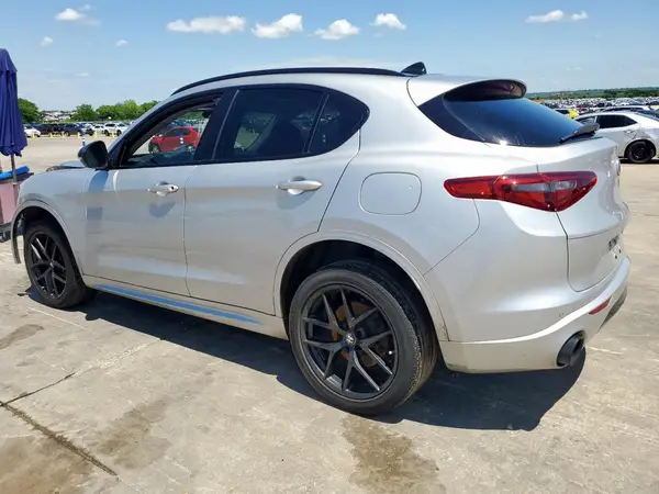 ZASPAJAN5L7C75684 2020 ALFA ROMEO STELVIO - Image 2