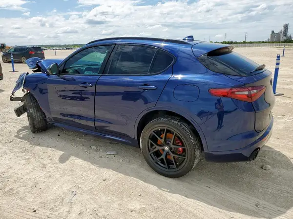 ZASPAJAN5L7C84000 2020 ALFA ROMEO STELVIO - Image 2