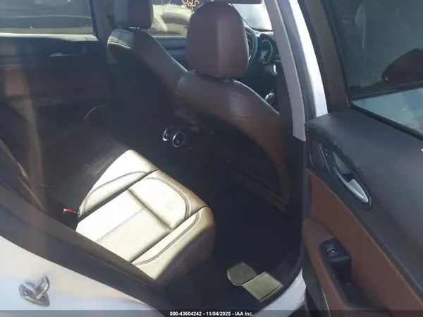 ZASPAJAN6K7C68905 2019 ALFA ROMEO STELVIO - Image 8