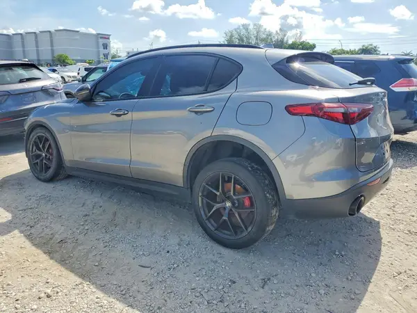 ZASPAJAN6L7C75483 2020 ALFA ROMEO STELVIO - Image 2