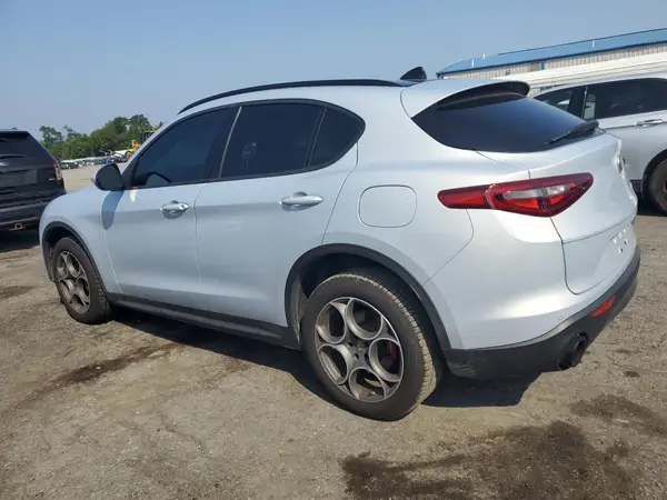 ZASPAJAN6N7D24460 2022 ALFA ROMEO STELVIO - Image 2