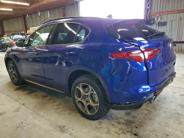 ZASPAJAN6N7D39184 2022 ALFA ROMEO STELVIO - Image 2