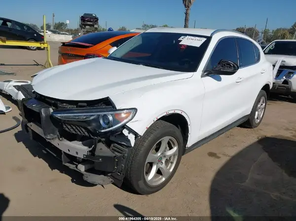 ZASPAJAN7K7C40806 2019 ALFA ROMEO STELVIO - Image 2