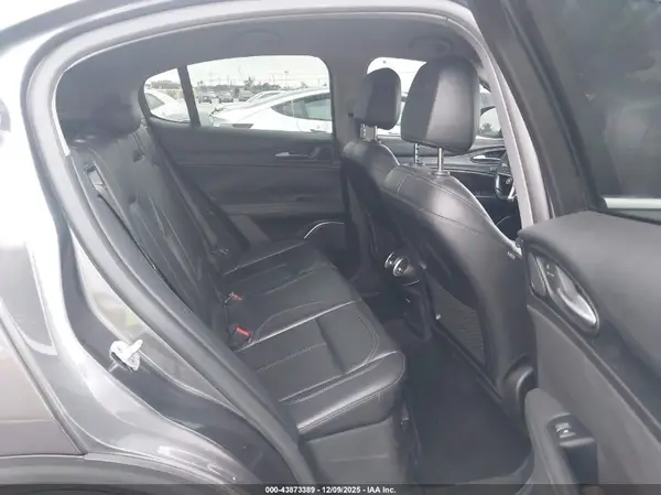 ZASPAJAN7K7C50638 2019 ALFA ROMEO STELVIO - Image 8