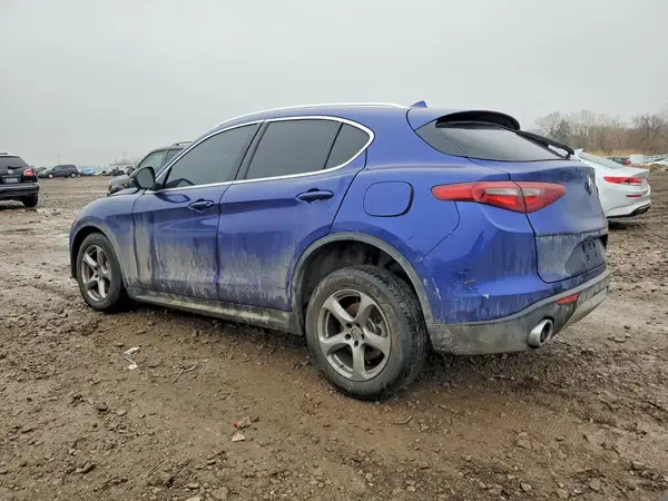 ZASPAJAN7M7D00019 2021 ALFA ROMEO STELVIO - Image 2