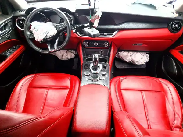 ZASPAJAN7M7D00019 2021 ALFA ROMEO STELVIO - Image 8