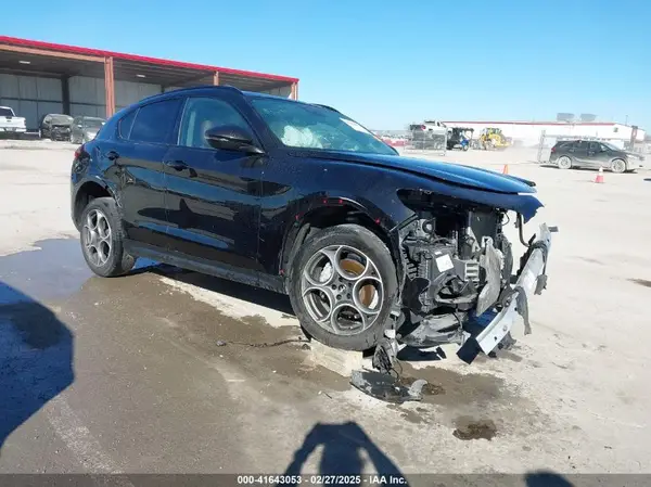 ZASPAJAN7M7D11747 2021 ALFA ROMEO STELVIO - Image 1