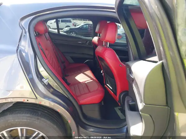 ZASPAJAN7P7D54330 2023 ALFA ROMEO STELVIO - Image 8