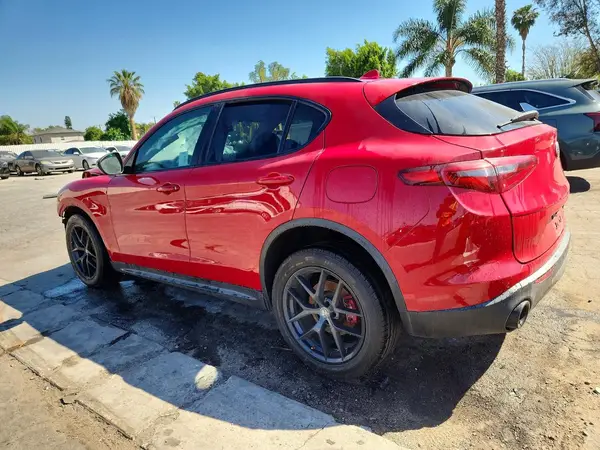 ZASPAJAN8K7C69358 2019 ALFA ROMEO STELVIO - Image 2