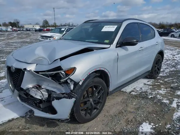 ZASPAJAN8M7D05357 2021 ALFA ROMEO STELVIO - Image 2