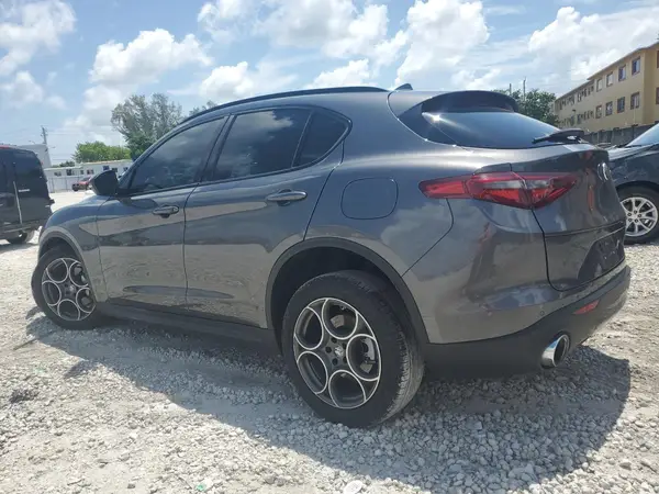ZASPAJAN8M7D12681 2021 ALFA ROMEO STELVIO - Image 2