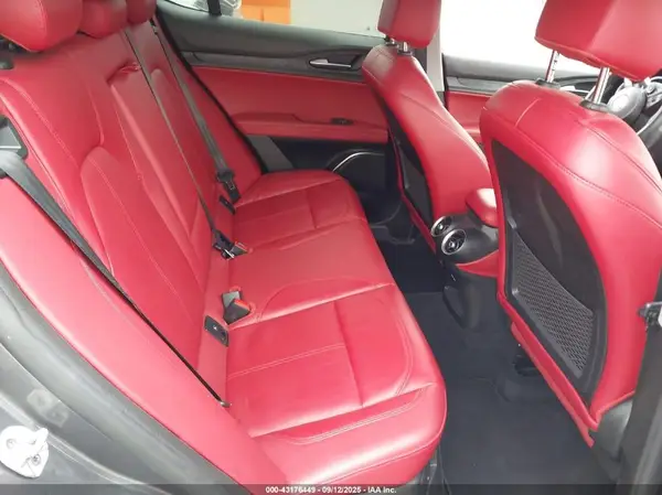 ZASPAJAN8M7D17749 2021 ALFA ROMEO STELVIO - Image 8