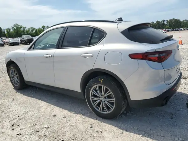 ZASPAJAN8N7D27926 2022 ALFA ROMEO STELVIO - Image 2