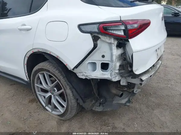 2019 ALFA ROMEO STELVIO auction photo 6