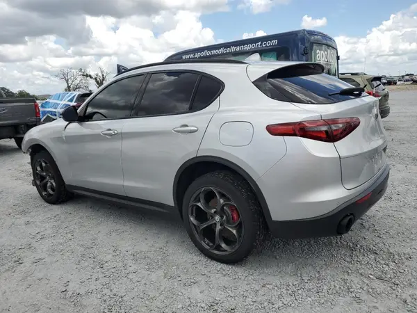 ZASPAJAN9L7C75607 2020 ALFA ROMEO STELVIO - Image 2