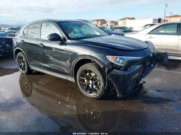 ZASPAJAN9L7C95405 2020 ALFA ROMEO STELVIO