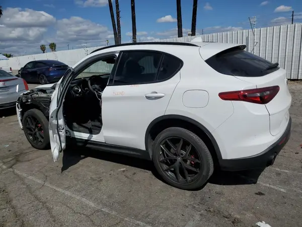 ZASPAJAN9L7C95758 2020 ALFA ROMEO STELVIO - Image 2