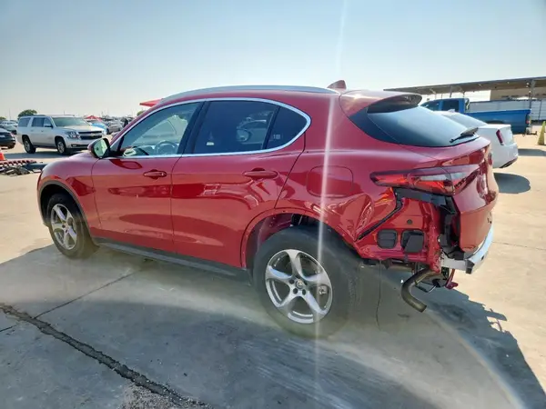 ZASPAJAN9M7C99004 2021 ALFA ROMEO STELVIO - Image 2