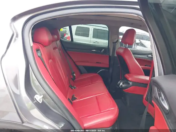 ZASPAJAN9M7D00068 2021 ALFA ROMEO STELVIO - Image 8