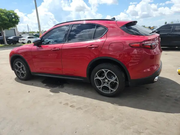 ZASPAJAN9M7D04198 2021 ALFA ROMEO STELVIO - Image 2