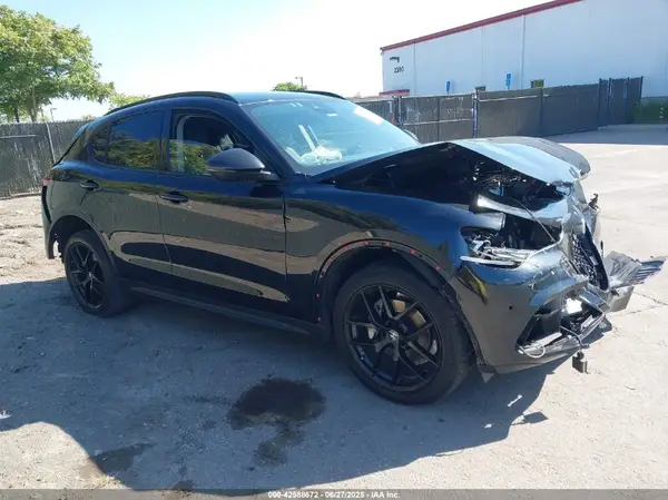 ZASPAJAN9M7D08400 2021 ALFA ROMEO STELVIO - Image 1