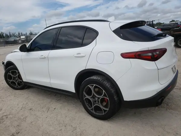 ZASPAJAN9N7D37249 2022 ALFA ROMEO STELVIO - Image 2
