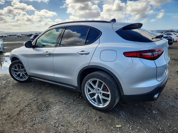 ZASPAJANXK7C35549 2019 ALFA ROMEO STELVIO - Image 2