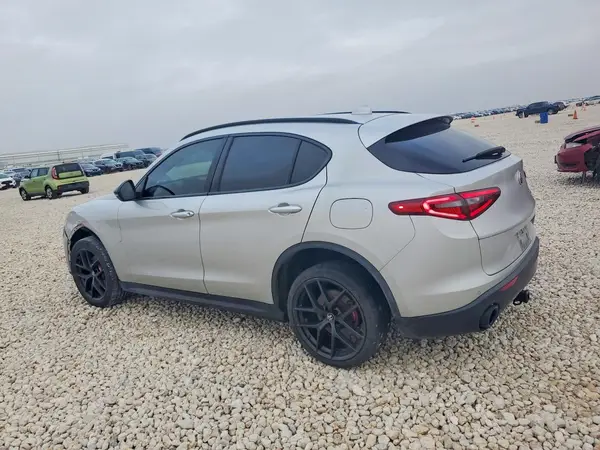 ZASPAJANXL7C89001 2020 ALFA ROMEO STELVIO - Image 2