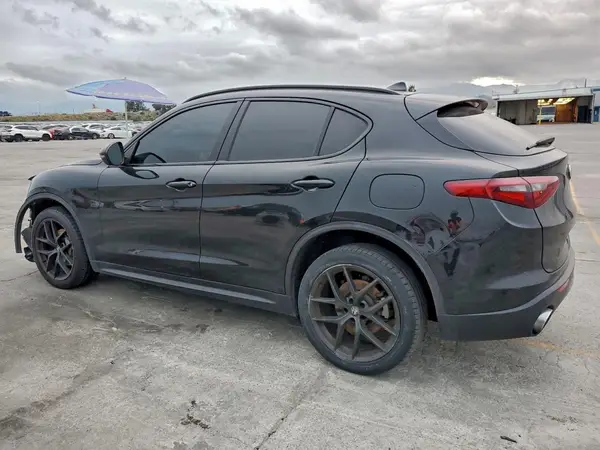 ZASPAJANXM7D00094 2021 ALFA ROMEO STELVIO - Image 2