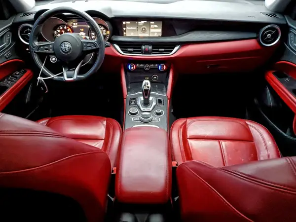 ZASPAJANXM7D00094 2021 ALFA ROMEO STELVIO - Image 8