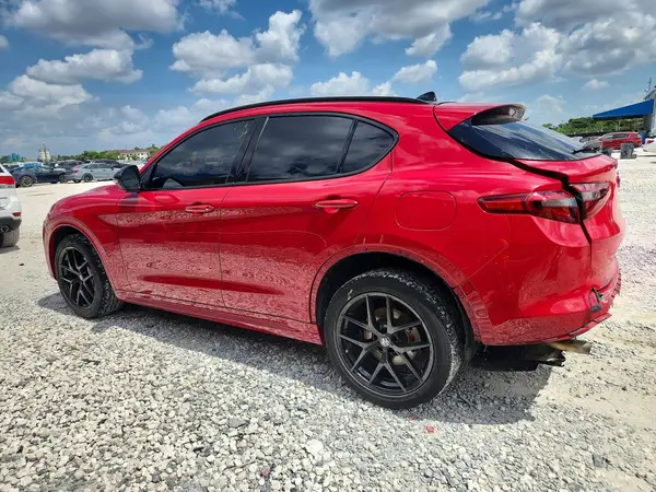 ZASPAJANXM7D14917 2021 ALFA ROMEO STELVIO - Image 2