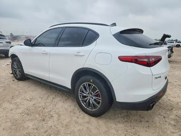 ZASPAJANXN7D26857 2022 ALFA ROMEO STELVIO - Image 2