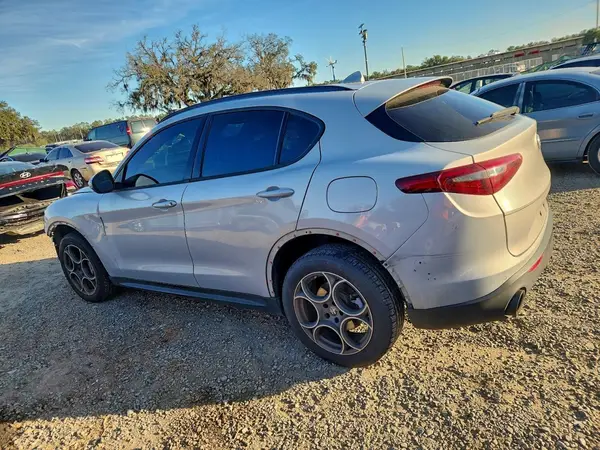 ZASPAJANXN7D37616 2022 ALFA ROMEO STELVIO - Image 2
