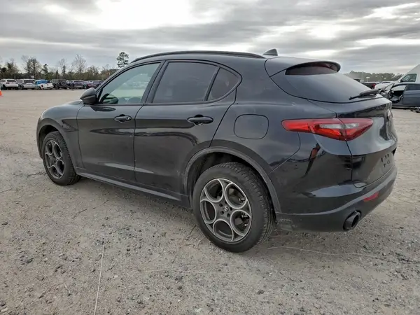 ZASPAJANXN7D46977 2022 ALFA ROMEO STELVIO - Image 2