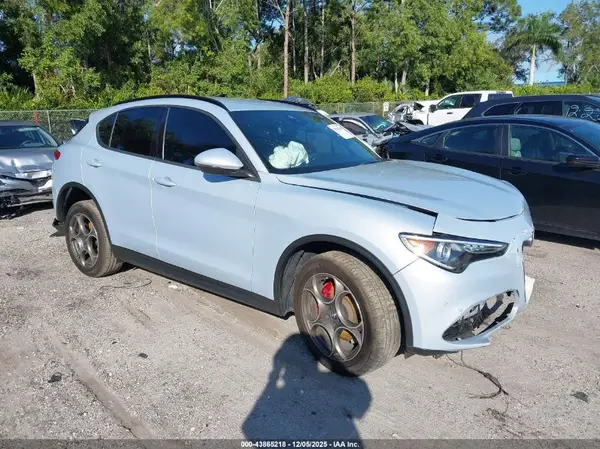 ZASPAJANXN7D47000 2022 ALFA ROMEO STELVIO