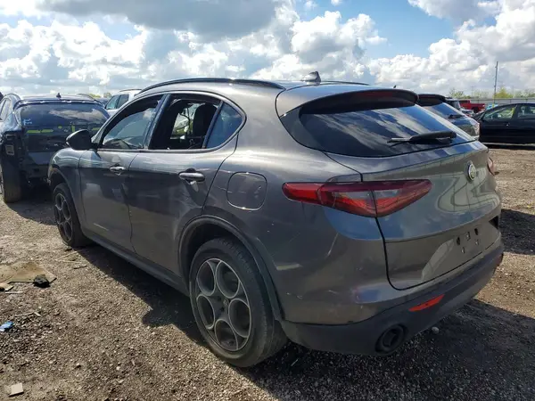 ZASPAJANXN7D47840 2022 ALFA ROMEO STELVIO - Image 2