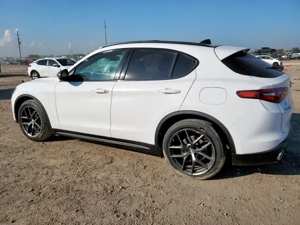 ZASPAKAN0K7C50972 2019 ALFA ROMEO STELVIO - Image 2