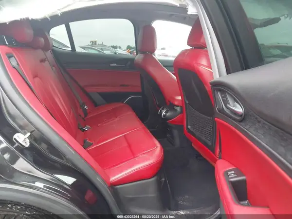 ZASPAKAN0L7C90759 2020 ALFA ROMEO STELVIO - Image 8