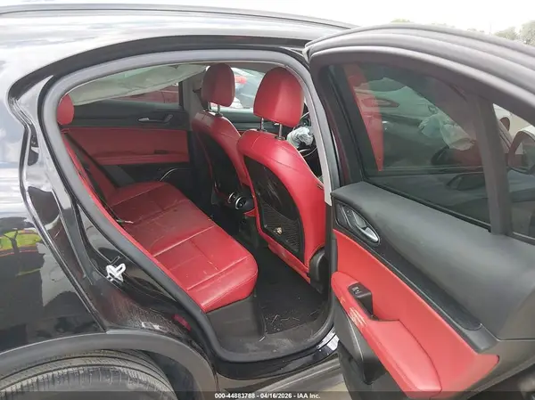 ZASPAKAN0M7D00563 2021 ALFA ROMEO STELVIO - Image 8