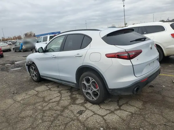 ZASPAKAN0N7D40062 2022 ALFA ROMEO STELVIO - Image 2