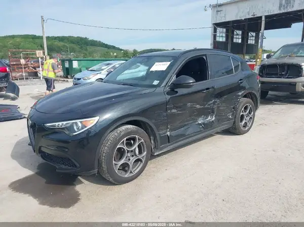 ZASPAKAN2N7D41472 2022 ALFA ROMEO STELVIO - Image 2