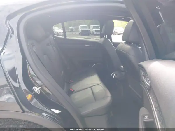 ZASPAKAN2N7D41472 2022 ALFA ROMEO STELVIO - Image 8