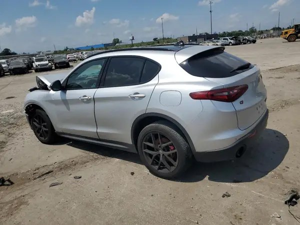 ZASPAKAN3K7C42090 2019 ALFA ROMEO STELVIO - Image 2
