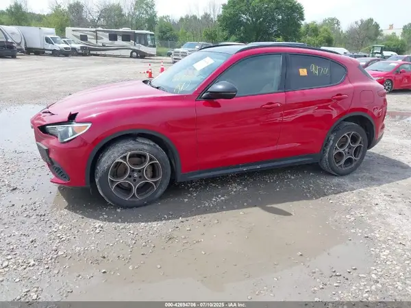ZASPAKAN3M7D00556 2021 ALFA ROMEO STELVIO - Image 2